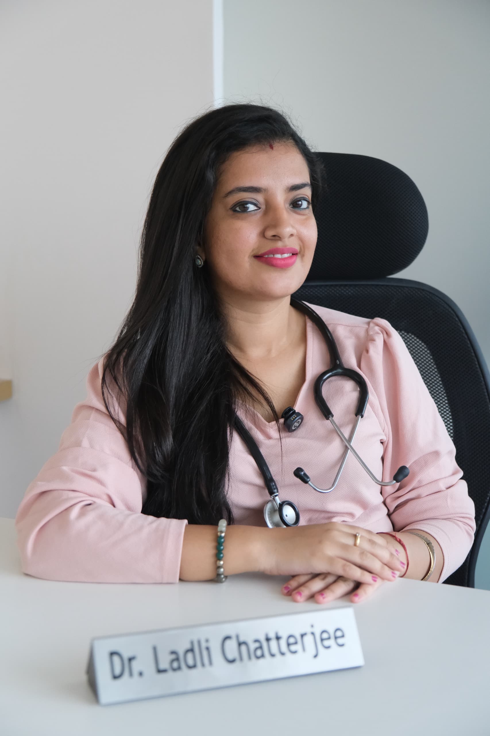 Dr. Ladli Chatterjee - Internal Medicine Specialist & Diabetologist with 11+ Years Experience
